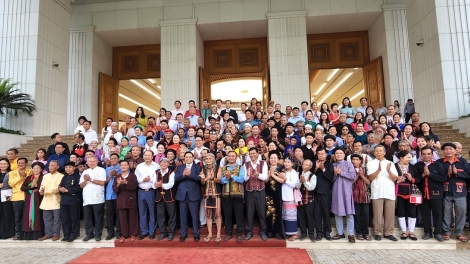 Pôa Phạm Minh Chính, Ngế pro xiâm hnê ngăn trâm mâ krâ pơlê, kăn pơlê, ngê̆ nhân, mơngế châ kuăn pơlê loi nhoăm