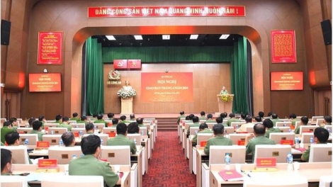 N’gâng kan Công an ƀư Rƀŭn nchră giao ban khay 4 