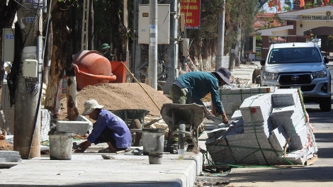 Pơlê kong kơdrâm Kon Tum pêi 3 tơdroăng tơkêa ai tâi tâng kơxô̆ liăn ‘no lối 400 rơtal vâ ‘mâi rơnêu troăng kơphô̆