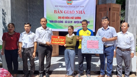 PAZAO ĐOỌNG ĐHR’NONG ĐONG “ĐHR’NONG ĐONG LIÊM NÔNG DÂN” 