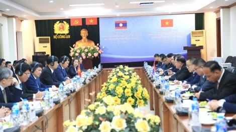 Ƀộ Kwang àng lơgar Việt Nam mờ Ƀộ Kwang àng lơgar Lào lơh broă bal tàm broă ngui bơta chài măi mok pa, rơcang lài kơrian cau tìs