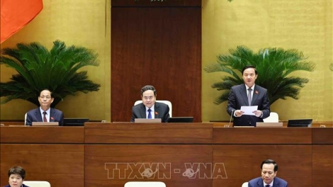 PR’HỌP G’LÚH 7, QUỐC HỘI KHOÁ 15: PRÁ XAY DỰ THẢO LUẬT BẢO HIỂM XÃ HỘI (BHR’LẬ)