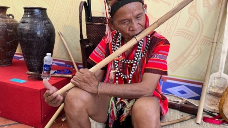 Jăk siam buôt Ta Lĕh mnuih Jeh Triêng Kon Tum