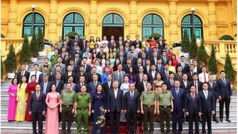 Củ tịc lơgar ồng Tô Lâm tìp măt kwang bàng Cơl dŭ lơh broă Củ tịc lơgar