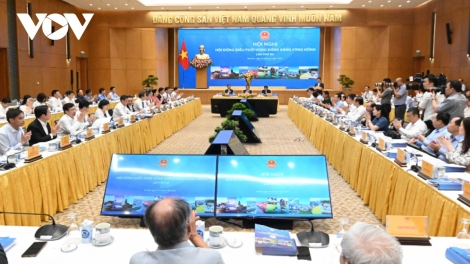 Thủ tướng Phạm Minh Chính ntĭm đă rdâk njêng nău nchrăp ƀư tĭng nău nchrăp kan ta nkual đồng bằng sông Hồng. 