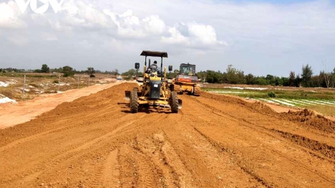 TA BHỨCH K’TIẾC BHRỢ NỀN