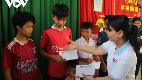 ពត៌មាន​ម៉ោង៦