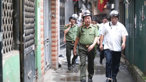 Thủ tướng Teh đak chih pơtruh nơ̆r tơchơ̆t đơ̆ng rŏng ‘măng ŭnh sa pơm ăn 14 ‘nu bơngai lôch tơ̆ Hà Nội