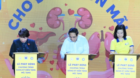 Ngế pro xiâm hnê ngăn tơnêi têa tơbleăng tơdroăng “Chêh inâi pleăng mô, klêa kliâm tŏng pơlât mơngế - Ăm gá u ối đi đo”