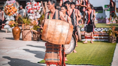 Nu kố hiang lem (Quê hương đổi thay)