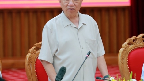 Kruanh dak Tô Lâm pah kan đah Ban Thường vụ Tỉnh ủy Cao Bằng