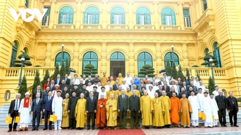 Củ tịc lơgar ồng Tô Lâm tìp mat mpồl ala mat cau kơ đơng yàng, ală mpồl jat yàng