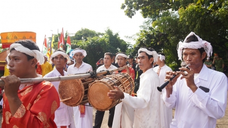 PAKACAH PANEH KADHA DAOH KA BANGSA TAKIK