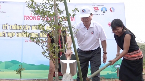 Uă tiah tàm tiah Tây Nguyên lơh jat Ngai tiah ơm kis dunia 