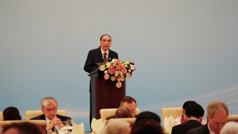 Khua gĭt gai hđăp Đảng Cộng sản Việt Nam Nông Đức Mạnh nao hlăm knăm bi hdơr 70 thŭn ba mdah “Thŭn hdră bhiăn hdĭp êđăp ênang” 