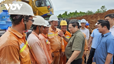 Thủ tướng lòt sền, pơndờm pơnđiang cau lơh phan tàm Rơndăp broă lơh Gùng che ồs đèng 500 kV che 3  