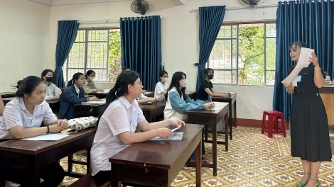 Tây Nguyên: Tơgŭm ăn hŏk tro, đei jơhngâm đon hiôk rơhơi, hơđơ̆ng kơdih mưh vă mât thi tốt nghiệp THPT 2024