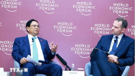 Thủ tướng Phạm Minh Chính râng rơh tâm nchră đah ntŭk kan doanh nghiệp ntơm njêng nău kan, rgâl mhe mĭn kan bâh WEF.