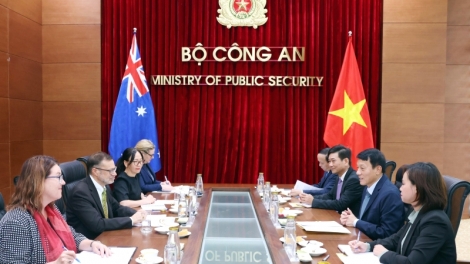 Kơdră Anih tơm vei lăng Kŏng an Lương Tam Quang sơng Bơngai tang măt ăn teh đak Australia