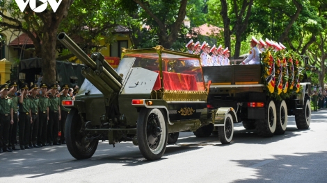 Mnuih ƀuôn sang Việt Nam mpŭ lehanăn ênguôt hnĭng kơ Khua gĭt gai Đảng Nguyễn Phú Trọng 