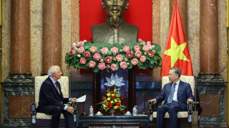 Khua mir sir ơi Tô Lâm tŭ jum Kơ-iăng Khua Jơnum min kual Mi Kô̆ Josep Borrell Fontelles