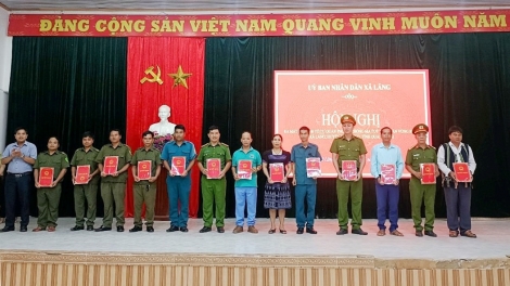 TÂY GIANG PA GLÚH P’CẮH BH’RỢ “LÁ CHẮN VÙNG BIÊN”