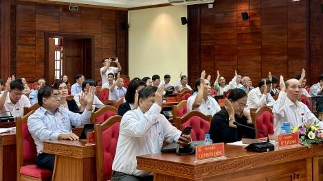 Dăk Lăk rơ̆p tơrmù 4 mpồl lơh broă sră nggal gơnoar atbồ kấp xã 