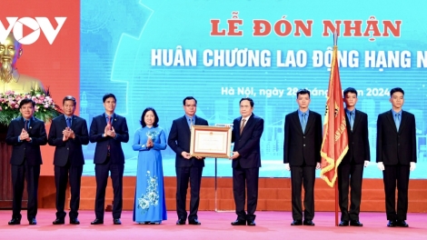 CHỦ TỊCH QUỐC HỘI PÂH BHIỆC CHER “CHA NER NGUYỄN VĂN LINH” G’LUH IV