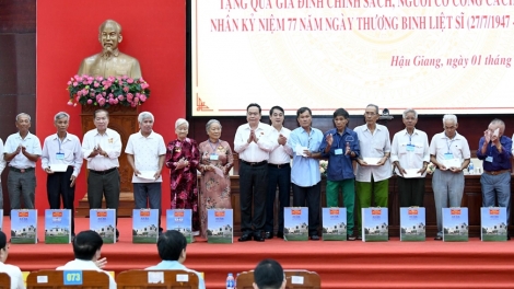 ALIN HADAIH PANDAP KA DOM AMAIK VNAH, SANG SARAK KARJA, URANG BUH PREIN KA CÁCH MẠNG