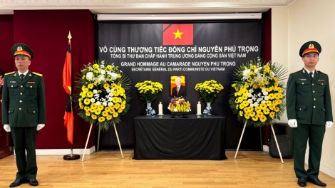 Knăm čang ênuh mâo mkŏ mjing hlue klei bhiăn čang ênuh gưl lăn čar kơ Khua gĭt gai Đảng Nguyễn Phú Trọng 