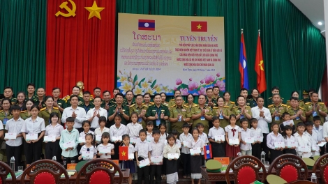 Akŏm pơma dơnuh đe sih kuan mơlôh Kơđông linh vei sơlam teh Việt Nam păng Kŏng an Lào 