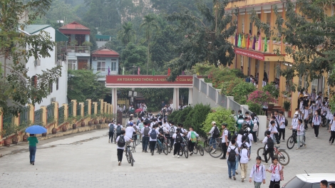 Càr Yên Bái: Lơh broă lơh tơrlòng lài “Mpồl sền gàr is bè lòt rê rơndăp tăp sèng tàm mpồng hìu bơsram”