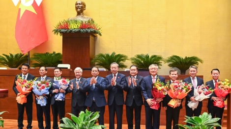 Quốc hội ntrŭnh nau kan săch nŭih pah kan geh nau tâm ban nuih n’hâm prêh