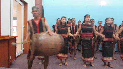 Rộn ràng tiếng chim ca (Bahnar) (Brơhao čim mơñi)