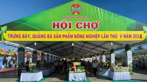 QUẢNG NAM: HỘI CHỢ XAY MOON, P’CẮH BH’NƠƠN PR’ĐƯƠI HA RÊÊ ĐHUỐCH