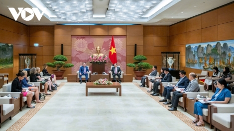 Khua git gai pơ ala mơnuih ƀôn sang dêh čar ơi Trần Thanh Mẫ tŭ jum Khua anih pơ ala dêh čar Mi ƀơi Việt Nam