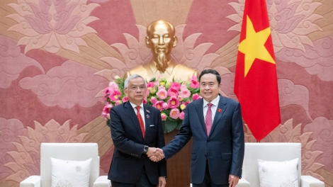 Củ tịc Quôk hội ồng Trần Thanh Mẫn wă Phó Củ tịc Quôk hội lơgar Lào  