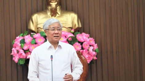 APÊÊ LƯỚT CH’MÊỆT LÊY ÂNG BAN BÍ THƯ TRUNG ƯƠNG ĐẢNG BHRỢ BHIỆC ĐHỊ QUẢNG NGÃI