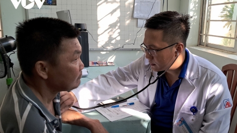 ពិនិត្យជំងឺឥតគិតថ្លៃជូនគ្រួសារក្រីក្រនិងគ្រួសារទទួលរបបគោលនយោបាយនៅកោះហ្វាមិន