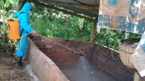 NAM GIANG XAY MOON 4/5 CHR’VAL DOỌ DZỢ PR’LUH A’ỌC CHÂU PHI