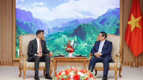 Pôa Phạm Minh Chính, Ngế pro xiâm hnê ngăn tơnêi têa tơdah Ngế xiâm pơkuâ ngăn tê mơdró dêi Khu ngăn cheăng kâ  UAE