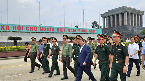 Pôa Phạm Minh Chính, Ngế pro xiâm hnê ngăn Chin phuh pêi cheăng ƀă khu pơkuâ tíu ‘măn poăng Pôa Hồ Chí Minh, Kăn xiâm hnê ngăn tơnêi têa hneăng apoăng