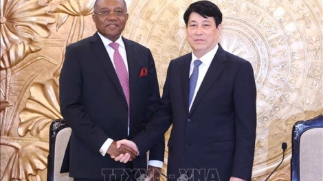  Anôk Dlăng bruă Đảng drông Êpul Đảng Hdră bruă Yang ƀuôn Mtlaih Êngiê Angola