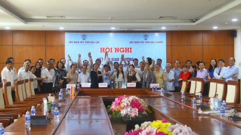 Hậu Giang păng Dak Lăk kĭ pơkăp drơ̆ng mĭnh nơ̆r jang hơdoi atŏk tơ iung tơpôl, hơp tak xah