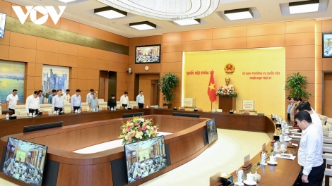 TƠỢP BHRỢ PR’HỌP G’LUH 37 ÂNG ỦY BAN THƯỜNG VỤ QUỐC HỘI