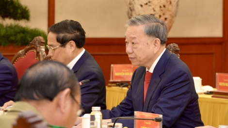  Klei bi tuôm gưl dlông plah wah Đảng Cộng sản Việt Nam lehanăn Đảng Mnuih ƀuôn sang krŭ kdơ̆ng Lao