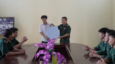 P’NIÊN ÂNG ĐỒN BIÊN PHÒNG BĂN THI BƠƠN MOỌT HỌC ĐHỊ HỌC VIÊN BIÊN PHÒNG