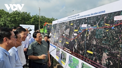 Pôa Phạm Minh Chính, Ngế pro xiâm hnê ngăn tơnêi têa séa ngăn tơdroăng tơbleăng pêi tơdroăng tơkêa bro troăng kân tơdrăng lĕm Hồ Chí Minh - Thủ Dầu Một- Chơn Thành   