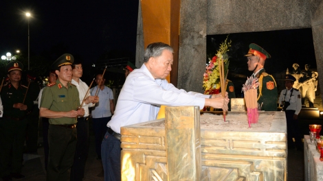 Tổng Bí thư, Kruanh dak Tô Lâm mpoh su nhang nkah gĭt ăp nuĭh janh dăng lĕ roh n’hanh Tổng Bí thư Lê Duẩn ta Quảng Trị 