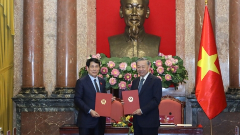 Khua gĭt gai Đảng Tô Lâm leh anăn Khua lăn čar Lương Cường jao bruă klam Khua lăn čar 